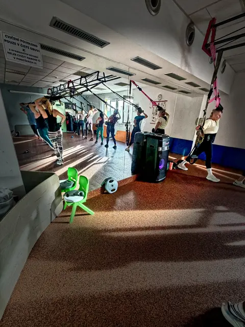 Fotka z ranní lekce s Janou Poru ve FitPULS